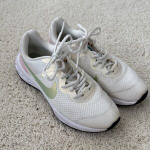 Nike Girl’s Cream and Green Athletic Shoes